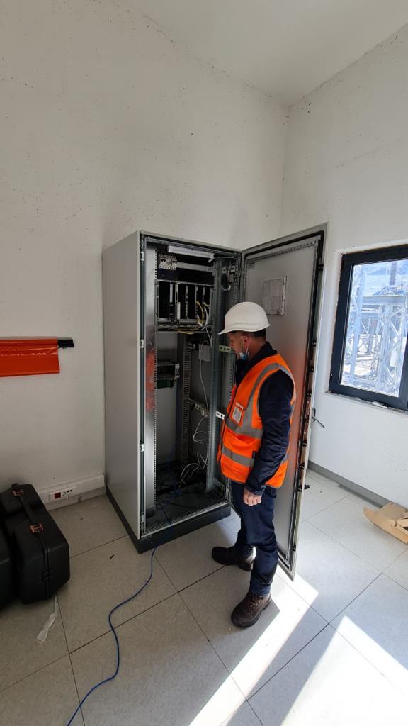 Instalimi i harduerit dhe zbatimi i logjikës PLC në menaxhimin e LFC