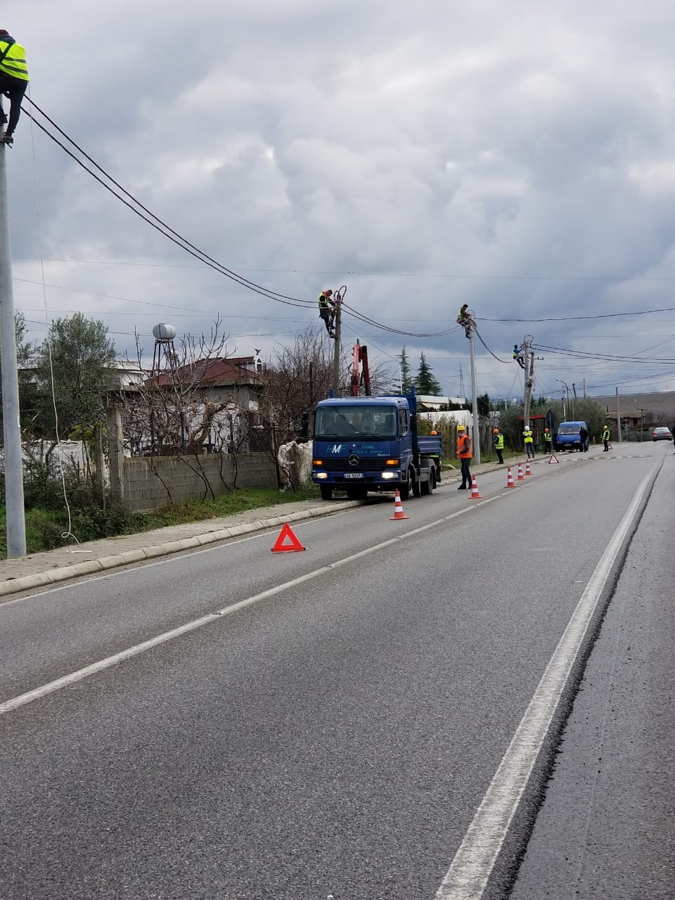 Ndertimi i rrjetit TU me kabell ABC i 20 kabinave Burrel-Klos